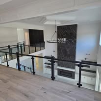 Full-Wall Display Room